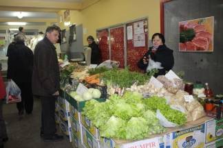 Božićna ponuda na požeškoj tržnici