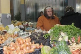Božićna ponuda na požeškoj tržnici