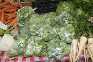 Božićna ponuda na požeškoj tržnici