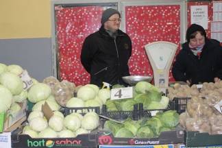 Božićna ponuda na požeškoj tržnici