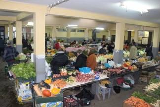 Božićna ponuda na požeškoj tržnici