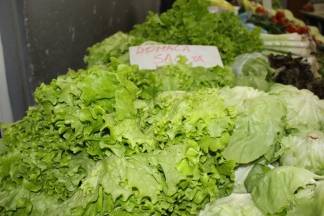 Božićna ponuda na požeškoj tržnici