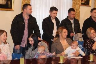 Prijem beba i roditelja kod gradonačelnika 13.2.2017.