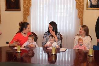 Prijem beba i roditelja kod gradonačelnika 13.2.2017.