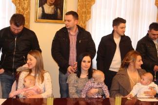 Prijem beba i roditelja kod gradonačelnika 13.2.2017.