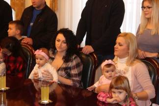 Prijem beba i roditelja kod gradonačelnika 13.2.2017.