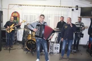 U Mihaljevcima večeras zabava uz grupu ¨Majestic Požega¨