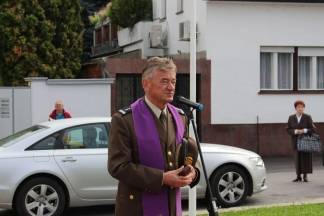 Polaganje vijenaca na Trgu 123. brigade povodom 26. godišnjice oslobađanja Vojarne u Požegi