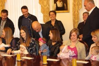 Prijem beba i roditelja kod gradonačelnika 19.09.2017