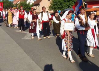 Zagrađe: Smotra folklora 2012