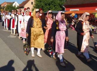 Zagrađe: Smotra folklora 2012