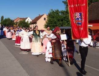 Zagrađe: Smotra folklora 2012