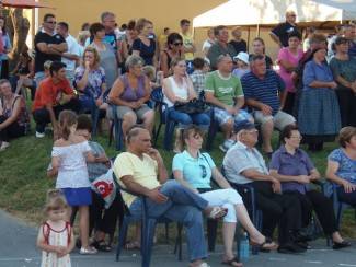 Zagrađe: Smotra folklora 2012