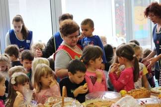 U Dječjem vrtiću Tratinčica u Pleternici obilježeni Dani kruha 11.10.2017.
