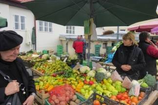 Ponuda na požeškoj tržnici, 9.11.2017.