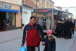 Božićni sajam i šetnja Požegom, 23.12.2017.