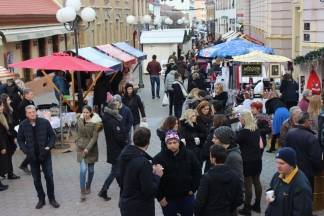 Božićni sajam i šetnja Požegom, 23.12.2017.