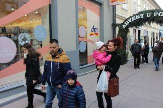 Božićni sajam i šetnja Požegom, 23.12.2017.