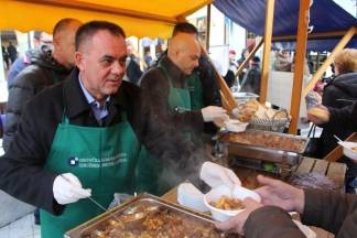 Božićni sajam i šetnja Požegom, 23.12.2017.