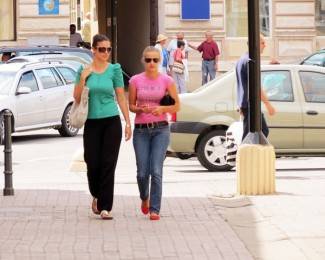 Požega: Lijepe žene prolaze kroz grad