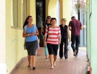 Požega: Lijepe žene prolaze kroz grad