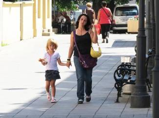 Požega: Lijepe žene prolaze kroz grad