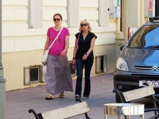 Požega: Lijepe žene prolaze kroz grad
