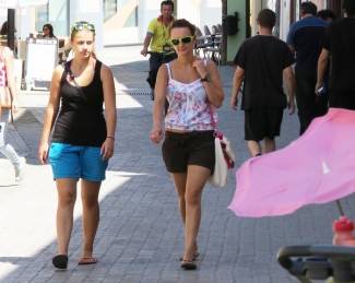 Požega: Lijepe žene prolaze kroz grad