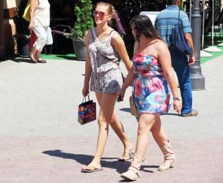 Požega: Lijepe žene prolaze kroz grad