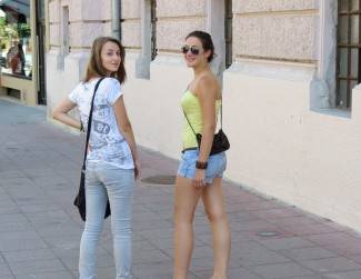 Požega: Lijepe žene prolaze kroz grad