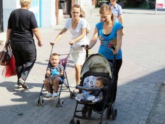 Požega: Lijepe žene prolaze kroz grad