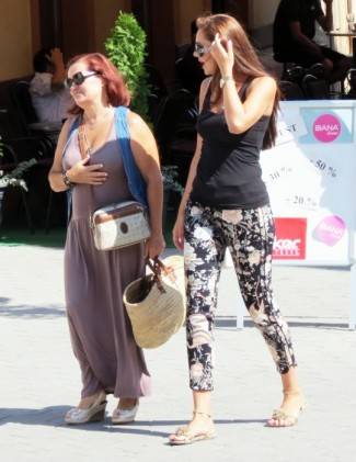 Požega: Lijepe žene prolaze kroz grad