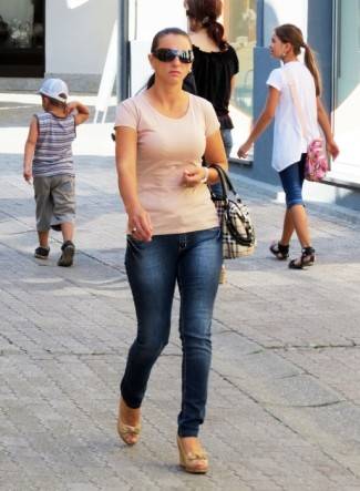 Požega: Lijepe žene prolaze kroz grad