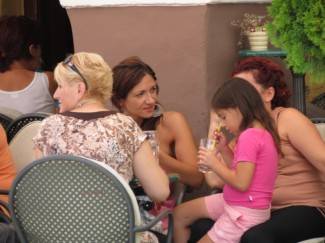 Požega: Lijepe žene prolaze kroz grad