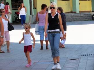 Požega: Lijepe žene prolaze kroz grad