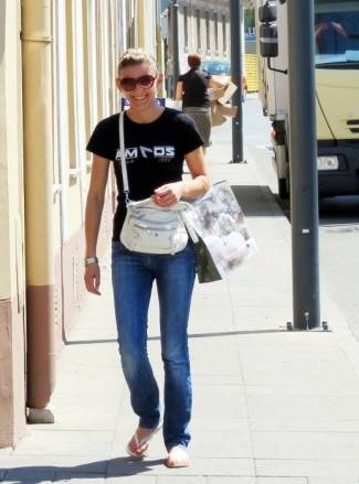 Požega: Lijepe žene prolaze kroz grad