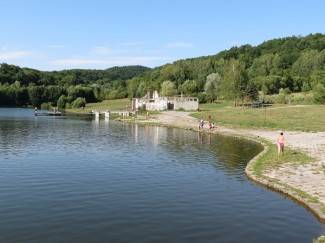 Zvečevačko jezero: Skriveni dragulj požeške županije