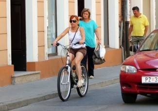 Požega: Lijepe žene prolaze kroz grad, vol. 4