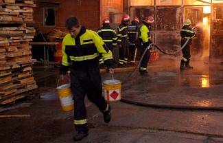 Požeška Koprivnica: Gašenje požara na pilani