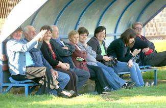 Oj divojko, što u kolo nećeš: Smotra šetanih kola u Buku