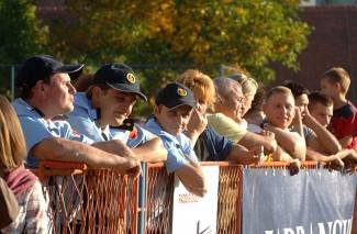 Oj divojko, što u kolo nećeš: Smotra šetanih kola u Buku
