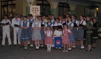 Rasplesani Česi i Slovaci oraspoložili okupljene (video)