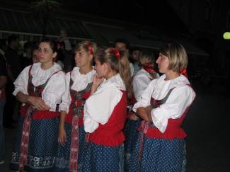 Rasplesani Česi i Slovaci oraspoložili okupljene (video)