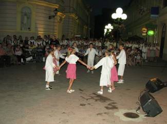 Rasplesani Česi i Slovaci oraspoložili okupljene (video)