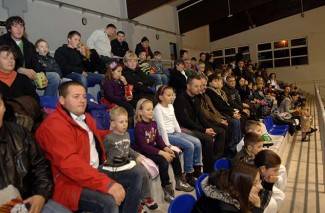 Velika: Doček Djeda Božićnjaka uz Veličke mažoretkinje