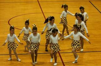 Velika: Doček Djeda Božićnjaka uz Veličke mažoretkinje