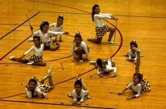 Velika: Doček Djeda Božićnjaka uz Veličke mažoretkinje