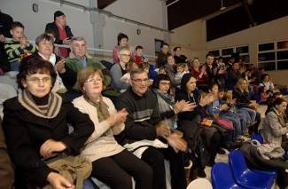 Velika: Doček Djeda Božićnjaka uz Veličke mažoretkinje