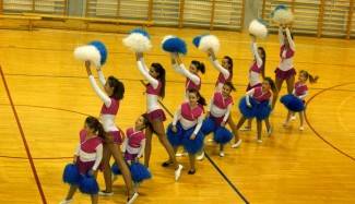 Velika: Doček Djeda Božićnjaka uz Veličke mažoretkinje