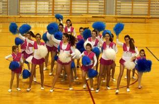 Velika: Doček Djeda Božićnjaka uz Veličke mažoretkinje